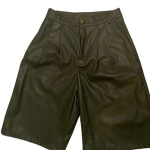 Olive Short - Size M - New